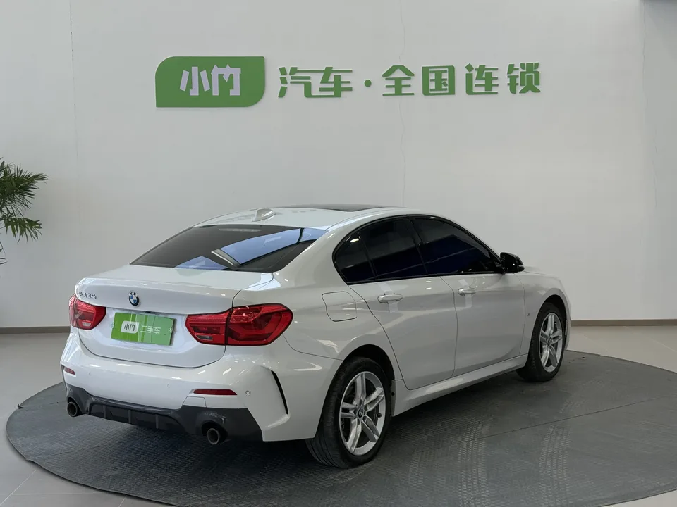 BMW 1 Series BMW 1 Series 2021 120i M Sport Night Edition 2022 — миниатюра 2