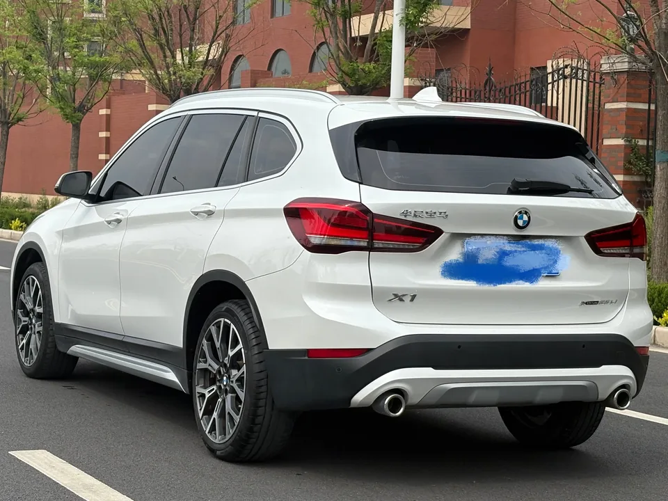 BMW X1 facelift xDrive25Li exclusive model 2023 — миниатюра 2
