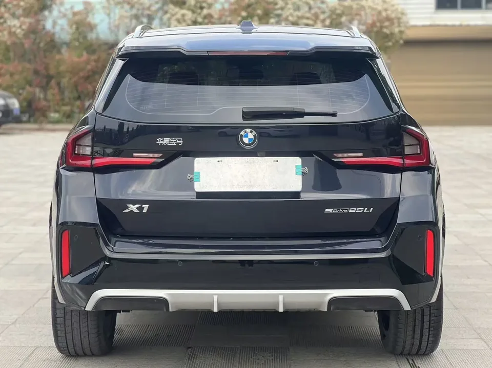 BMW X1 X1 2023 sDrive25Li X Design Package 2024 — миниатюра 2