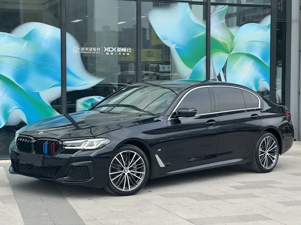 BMW 5 Series 5 Series 2023 facelift 530Li Leading M Sport Package 2023 — photo 1, buy with delivery to Moscow