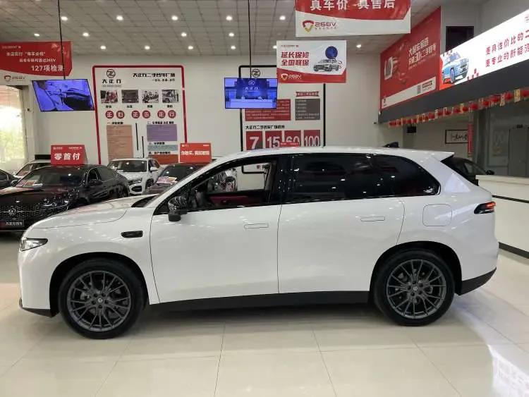 Leapmotor Zero running C10 Pure Electric 530 Comfort Edition 2025 — миниатюра 4