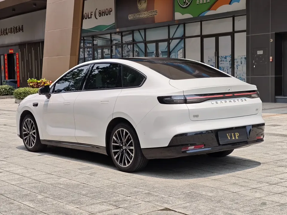Leapmotor Leap running B01 650 Enjoy Edition 2025 — миниатюра 5