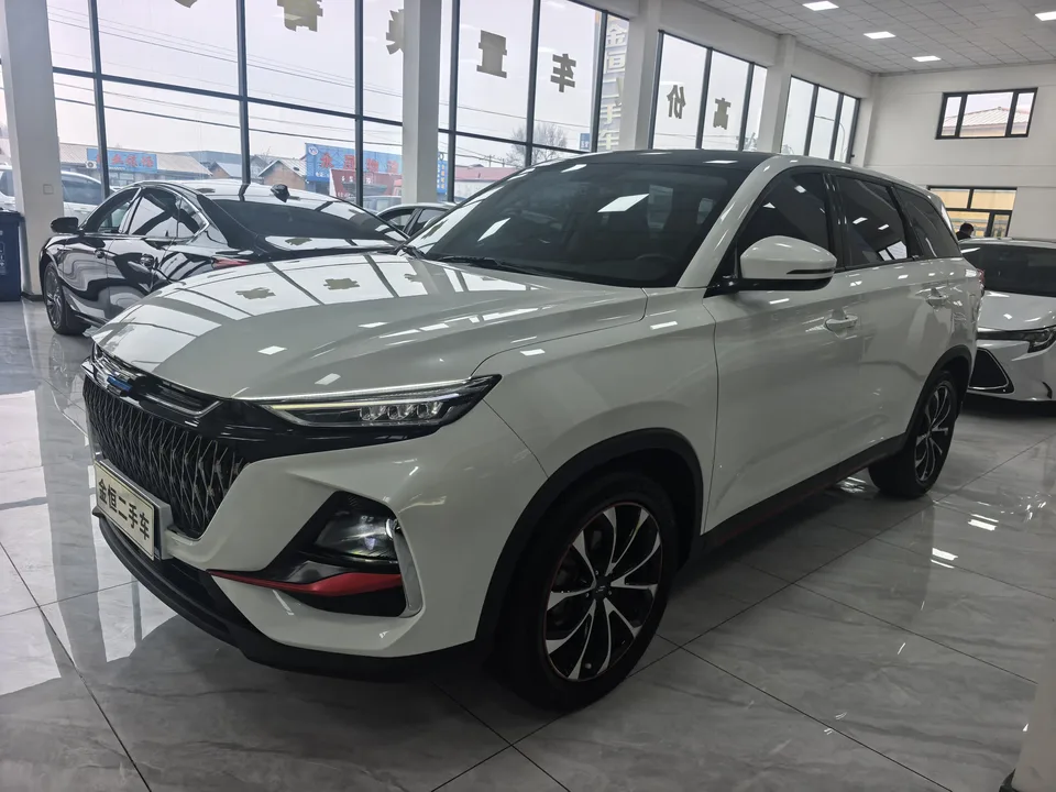 Oshan Changan Auchan X7 PLUS Changan Auchan X7 PLUS 2023 Enjoy Edition 1.5T Automatic Intelligent Enjoyment 2023 — photo 1, buy with delivery to Moscow
