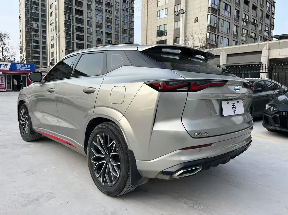 Oshan Changan Auchan Z6 Changan Auchan Z6 2022 Blue Whale 1.5T DCT Zhizun Edition 2023 — миниатюра 2