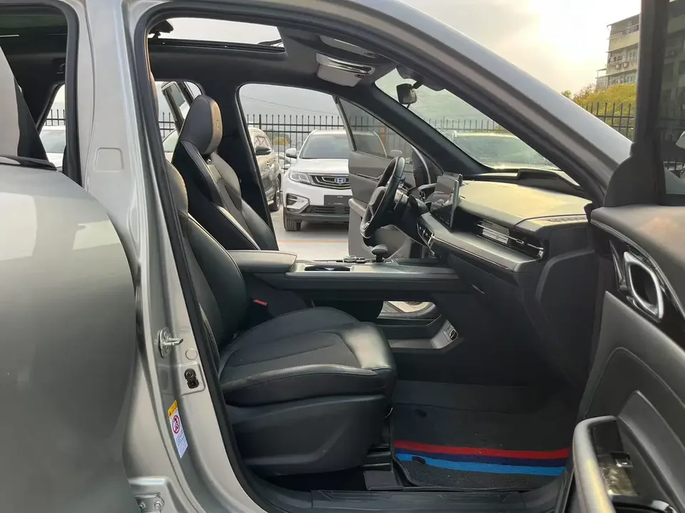 Oshan Changan Auchan Z6 Changan Auchan Z6 2022 Blue Whale 1.5T DCT Zhizun Edition 2023 — миниатюра 4