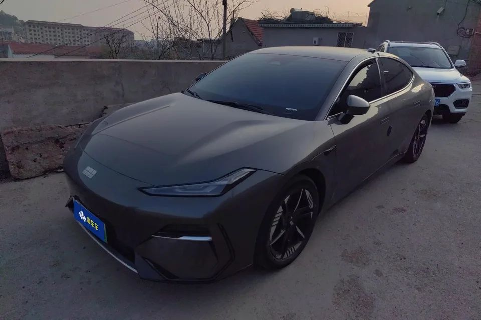 Geely Galaxy E8 2024