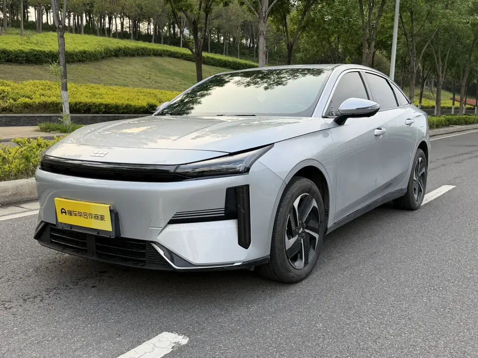 Geely Galaxy L6 2025
