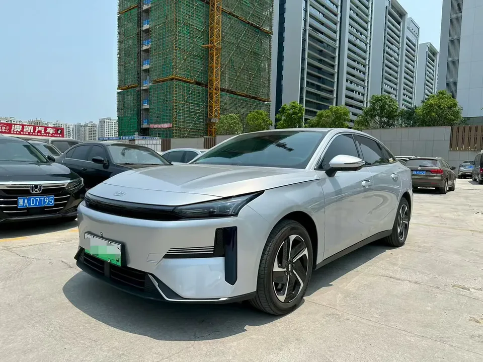 Geely Galaxy L6 2025