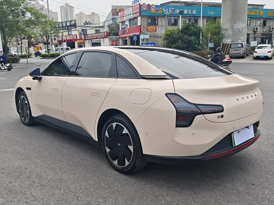 XPeng Xiaopeng MONA M03 600 Ultra-long-range Max version 2025 — миниатюра 4