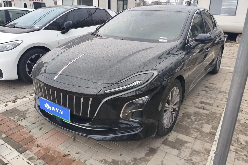 Hongqi E-QM5 2023