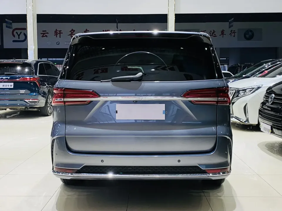 Roewe iMAX8 Roewe iMAX8 2022 400TGI Honor Edition 2022 — миниатюра 5