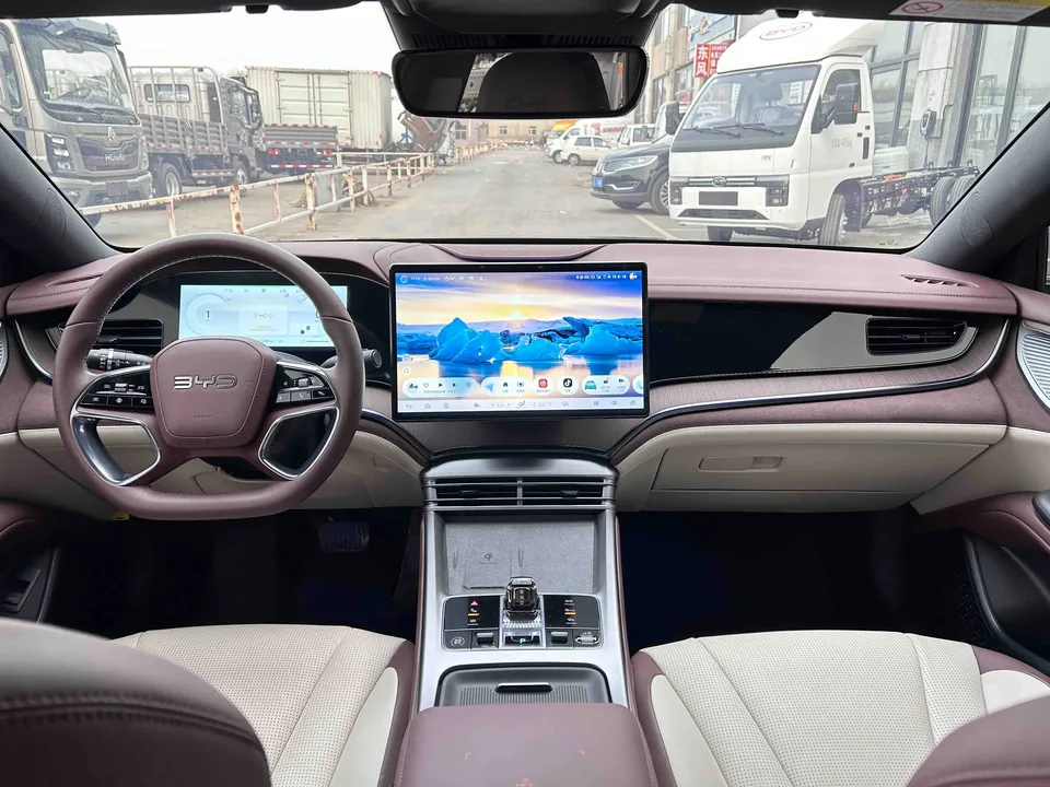 BYD Seal DM DM-i 1.5L 121KM Premium Edition 2023 — миниатюра 3