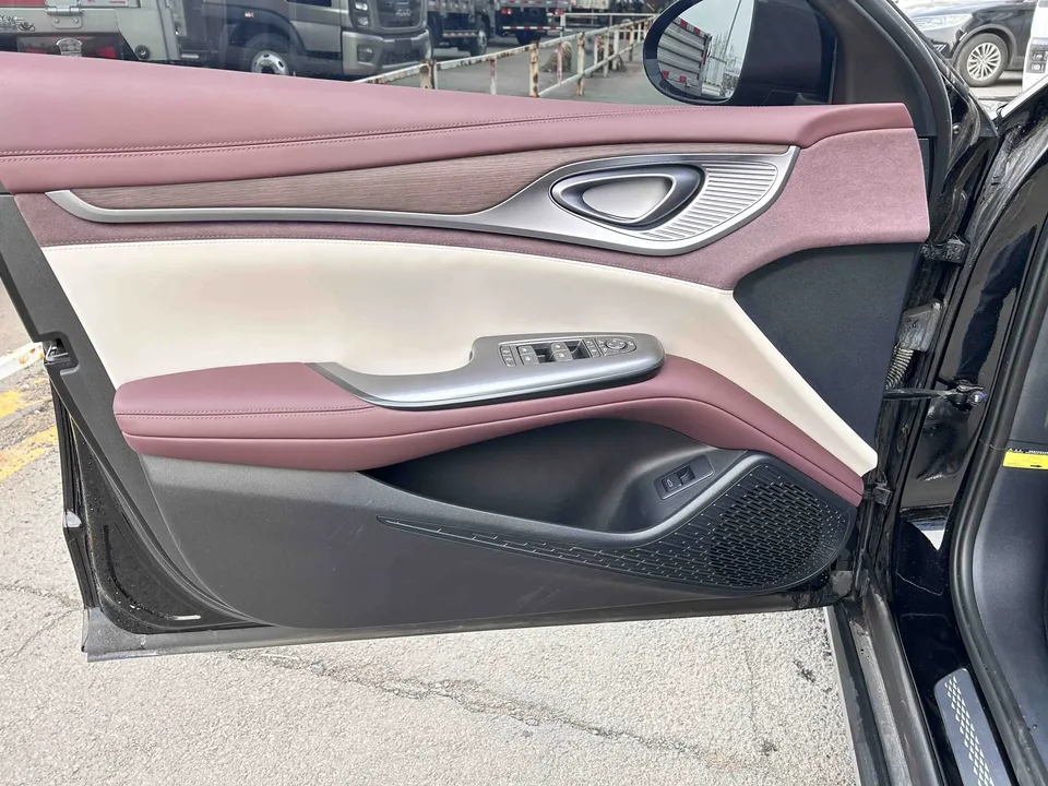 BYD Seal DM DM-i 1.5L 121KM Premium Edition 2023 — миниатюра 5