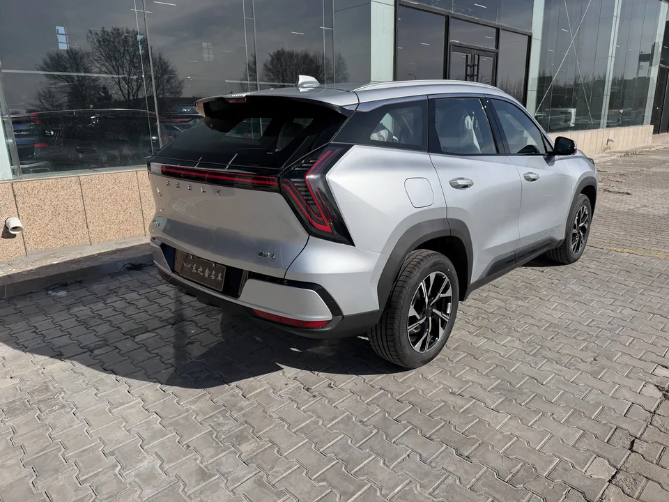 Geely Atlas L fourth generation 1.5TD DCT starts 2026 — миниатюра 2