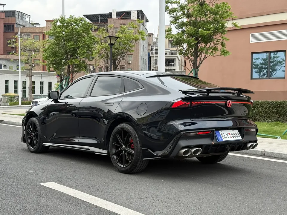 Changan UNI-V 2.0T Speed Edition 2023 — миниатюра 2
