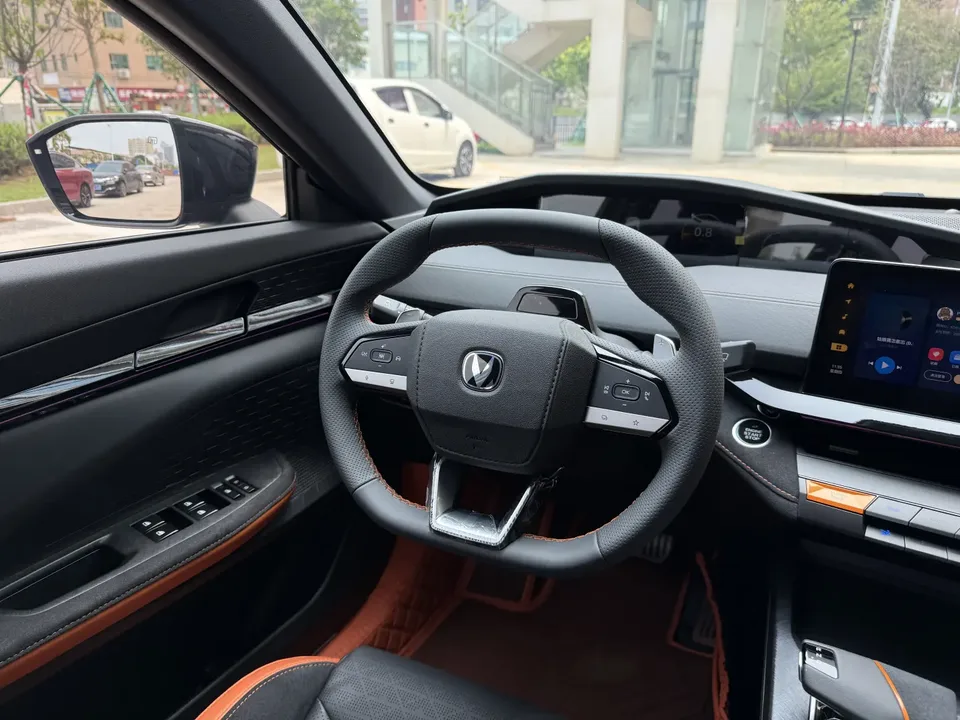 Changan UNI-V 2.0T Speed Edition 2023 — миниатюра 4