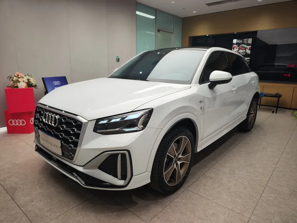 Audi Q2L 2024