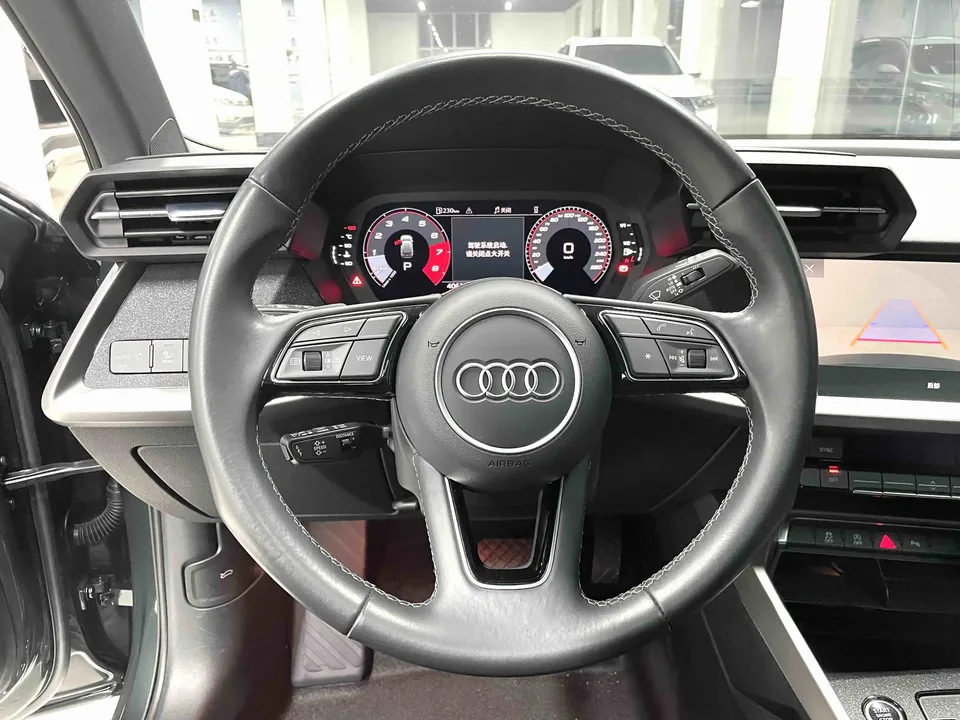 Audi A3 Sportback 35 TFSI stylish and sporty 2023 — миниатюра 5