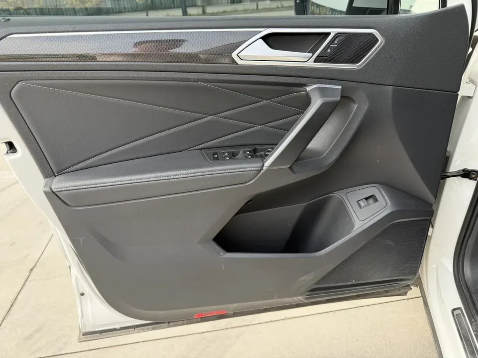 Volkswagen Tiguan L Tiguan L 2022 330TSI Automatic 2WD Comfort Edition 2022 — миниатюра 2