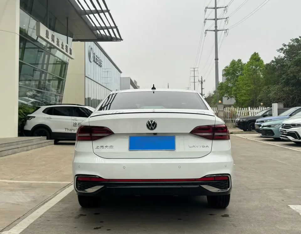 Volkswagen Lavida Lavida 2024 300TSI DSG Starry Sky Leading Edition 2024 — миниатюра 2
