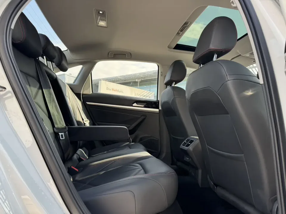 Volkswagen Lavida Lavida 2024 300TSI DSG Starry Sky Leading Edition 2024 — миниатюра 3