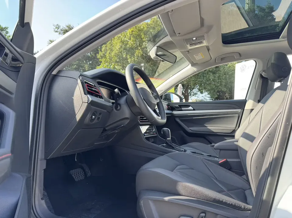 Volkswagen Lavida Lavida 2024 300TSI DSG Starry Sky Leading Edition 2024 — миниатюра 5