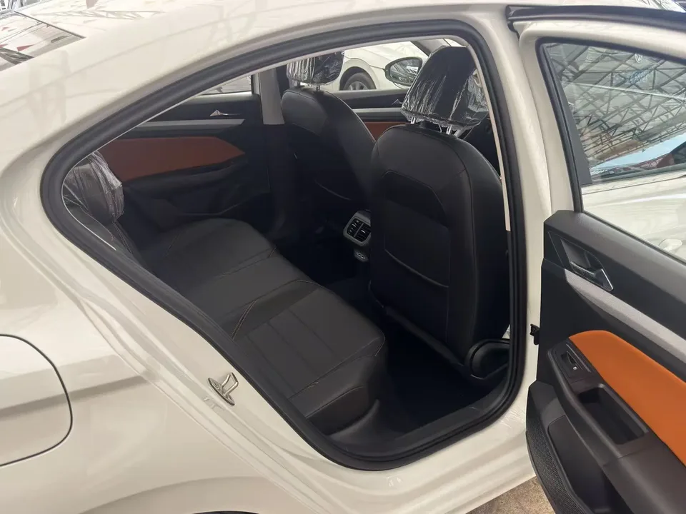 Volkswagen Bora Bora 2026 200TSI DSG Joyride Navigation Edition 2026 — thumbnail 3