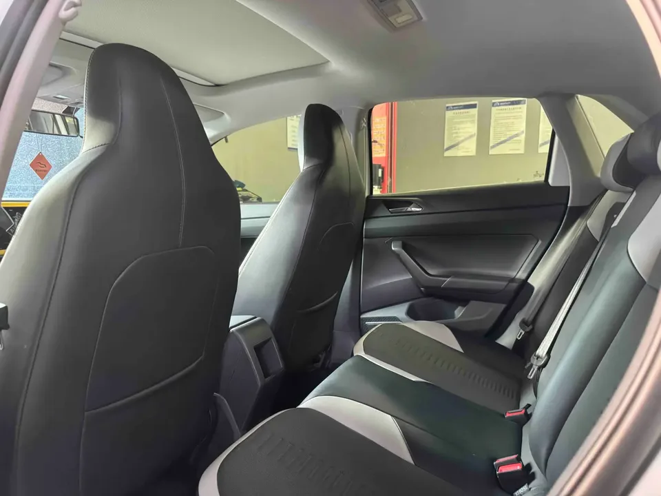 Volkswagen Polo facelift Plus 1.5L Automatic Colorful Technology Edition 2023 — миниатюра 3
