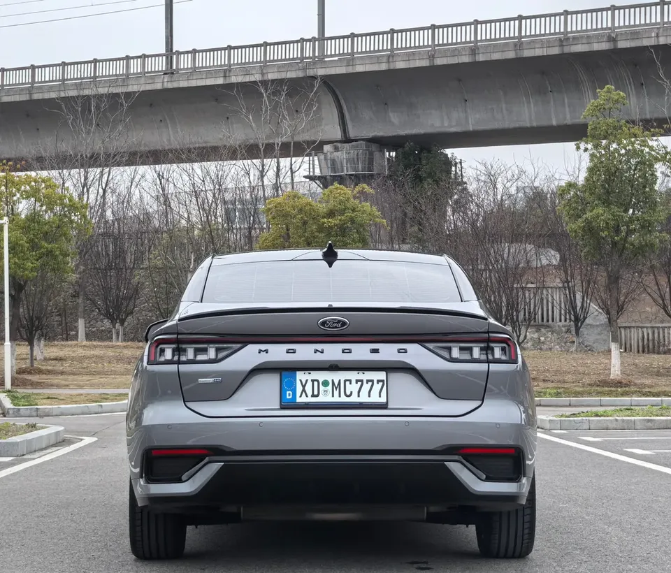 Ford Mondeo Toyota Mondeo EcoBoost 245 ST-Line 2023 — миниатюра 5