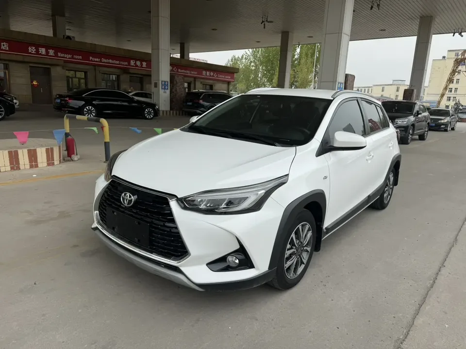 Toyota Yaris L 2023