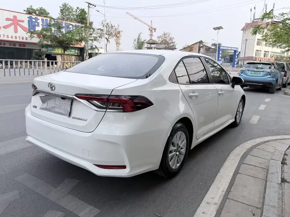 Toyota Corolla 1.5L CVT Pioneer Edition 2023 — миниатюра 4