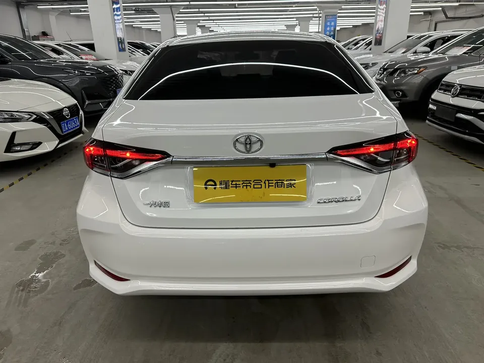 Toyota Corolla 1.5L CVT Pioneer Edition 2022 — миниатюра 2