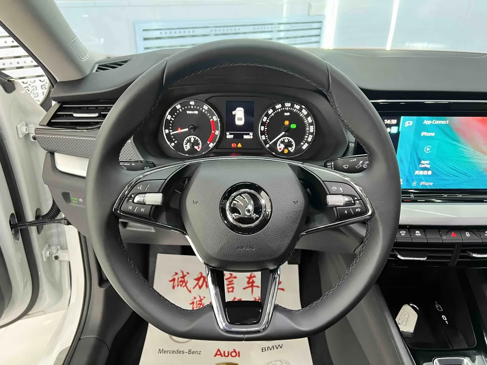 Skoda Octavia facelift PRO TSI280 DSG exclusive version 2024 — миниатюра 5