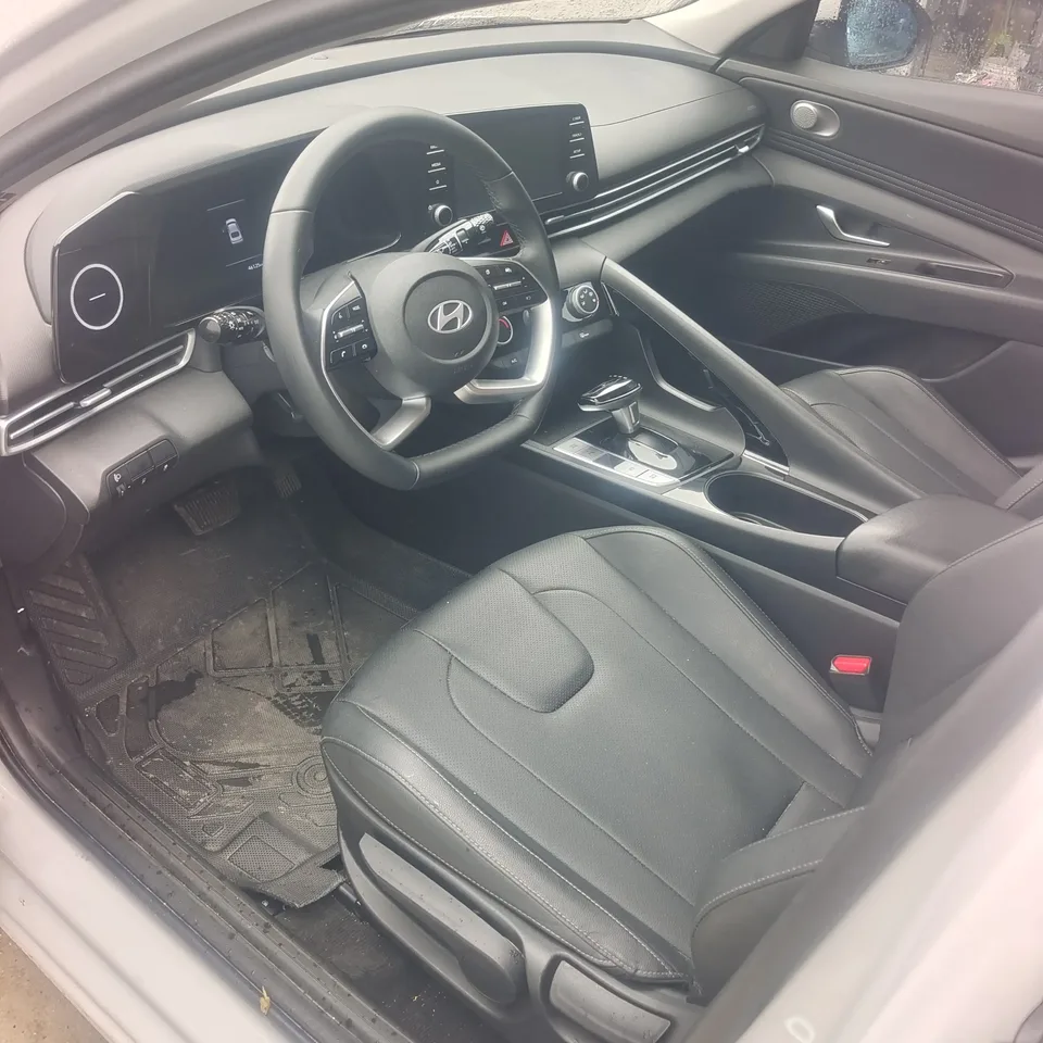 Hyundai Elantra 1.5L CVT GLX Elite Edition 2024 — миниатюра 3
