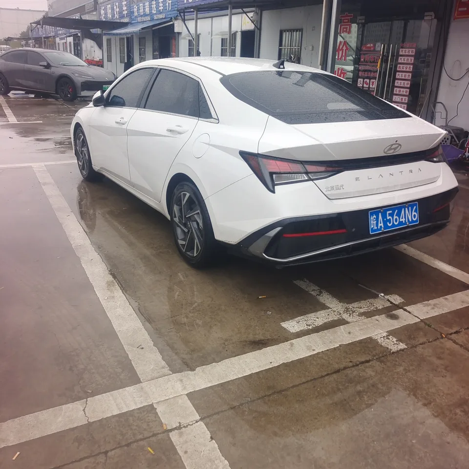 Hyundai Elantra 1.5L CVT GLX Elite Edition 2024 — миниатюра 4