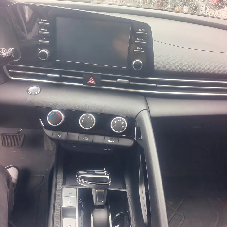 Hyundai Elantra 1.5L CVT GLX Elite Edition 2024 — миниатюра 5