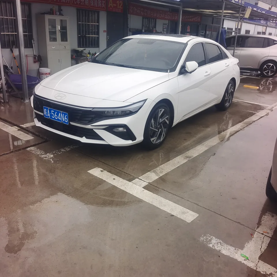 Hyundai Elantra 2024