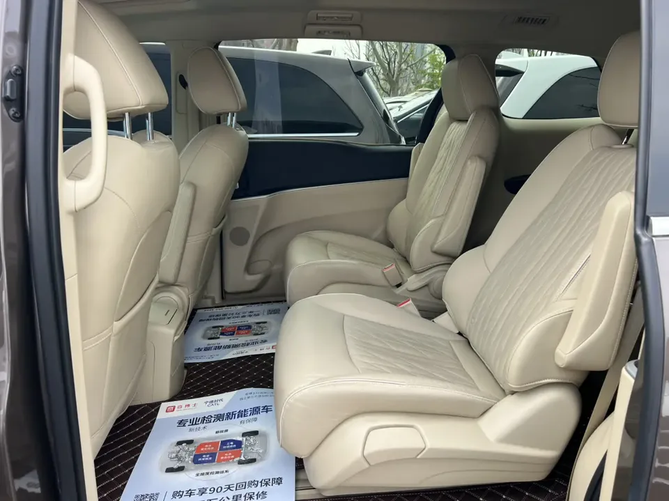 Buick GL8 GL8 2023 Land Business Class 2.0T Luxury Edition 2023 — thumbnail 3