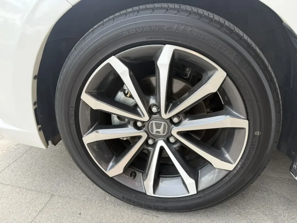 Honda Integra 240TURBO CVT Deluxe Edition 2024 — миниатюра 2