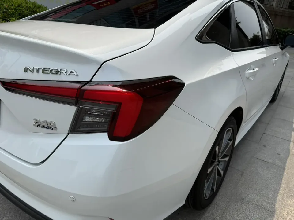 Honda Integra 240TURBO CVT Deluxe Edition 2024 — миниатюра 3