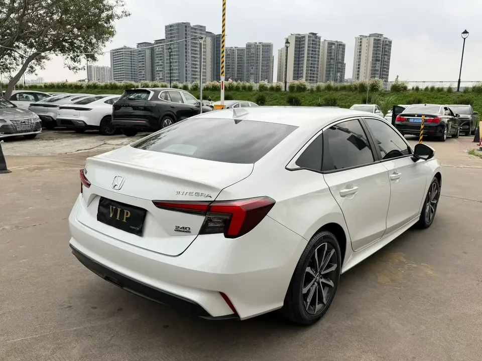 Honda Integra Stylish 2022 240TURBO CVT Exclusive Edition 2023 — миниатюра 2