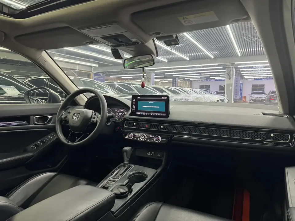 Honda CIVIC 2022 Civic 240TURBO CVT Dynamic Edition 2022 — миниатюра 5