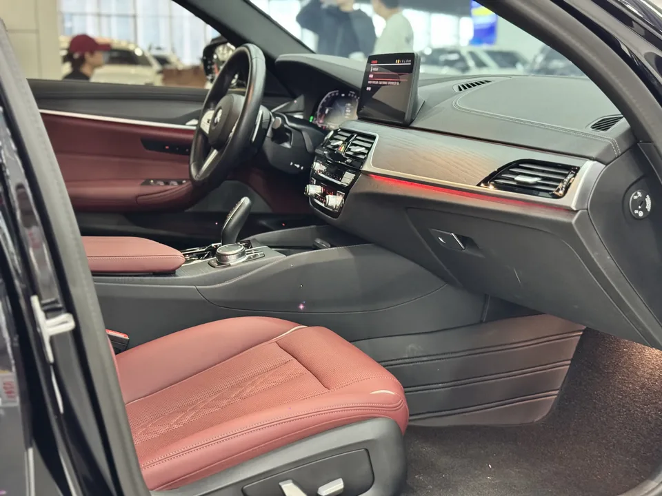 BMW 5 Series 5 Series 2023 530Li Leading Luxury Package 2023 — thumbnail 4