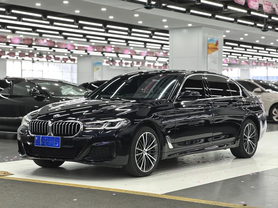 BMW 5 Series 5 Series 2023 530Li Leading Luxury Package 2023 — photo 1, buy with delivery to Moscow