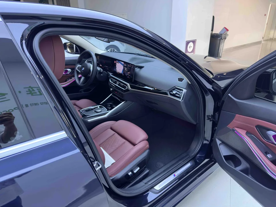 BMW 3 Series BMW 3 Series 2023 320Li M Sport Package 2023 — миниатюра 5