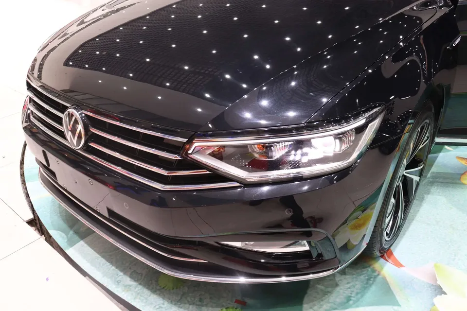 Volkswagen Magotan 330TSI DSG 30th Anniversary Edition 2022 — миниатюра 3