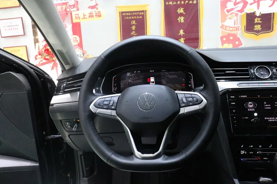 Volkswagen Magotan 330TSI DSG 30th Anniversary Edition 2022 — миниатюра 5