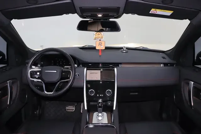 Land Rover Discover Sports Discovery Sport 2022 249PS R-Dynamic S Performance Edition 5 Seaters 2022 — миниатюра 2