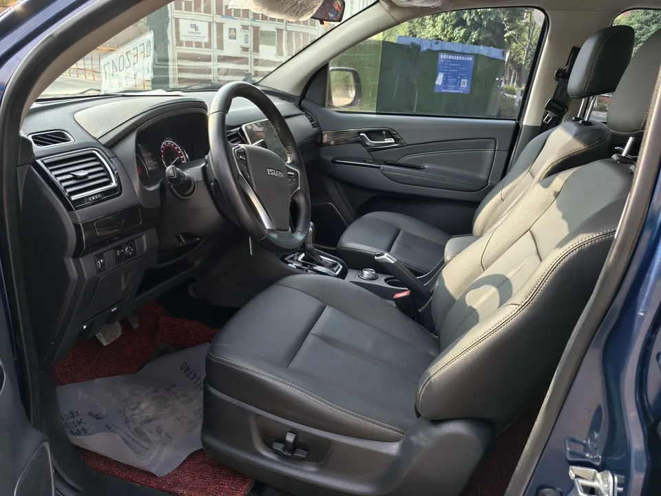 Isuzu Suzutaku 2.5T 4WD Automatic Super Deluxe Edition National VI JE4D25Q6A 2022 — миниатюра 3