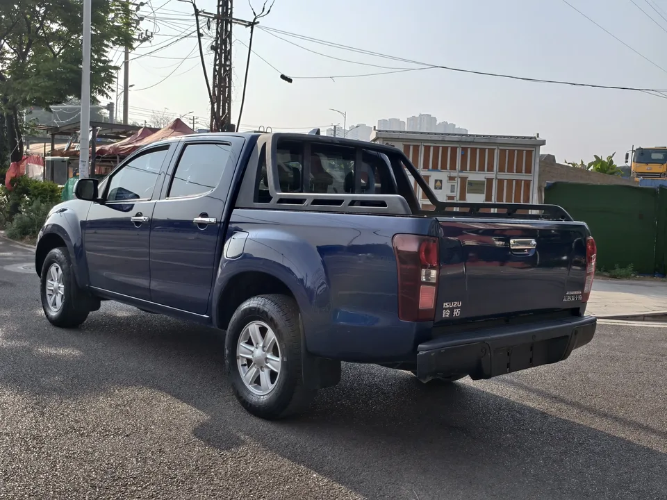 Isuzu Suzutaku 2.5T 4WD Automatic Super Deluxe Edition National VI JE4D25Q6A 2022 — миниатюра 4